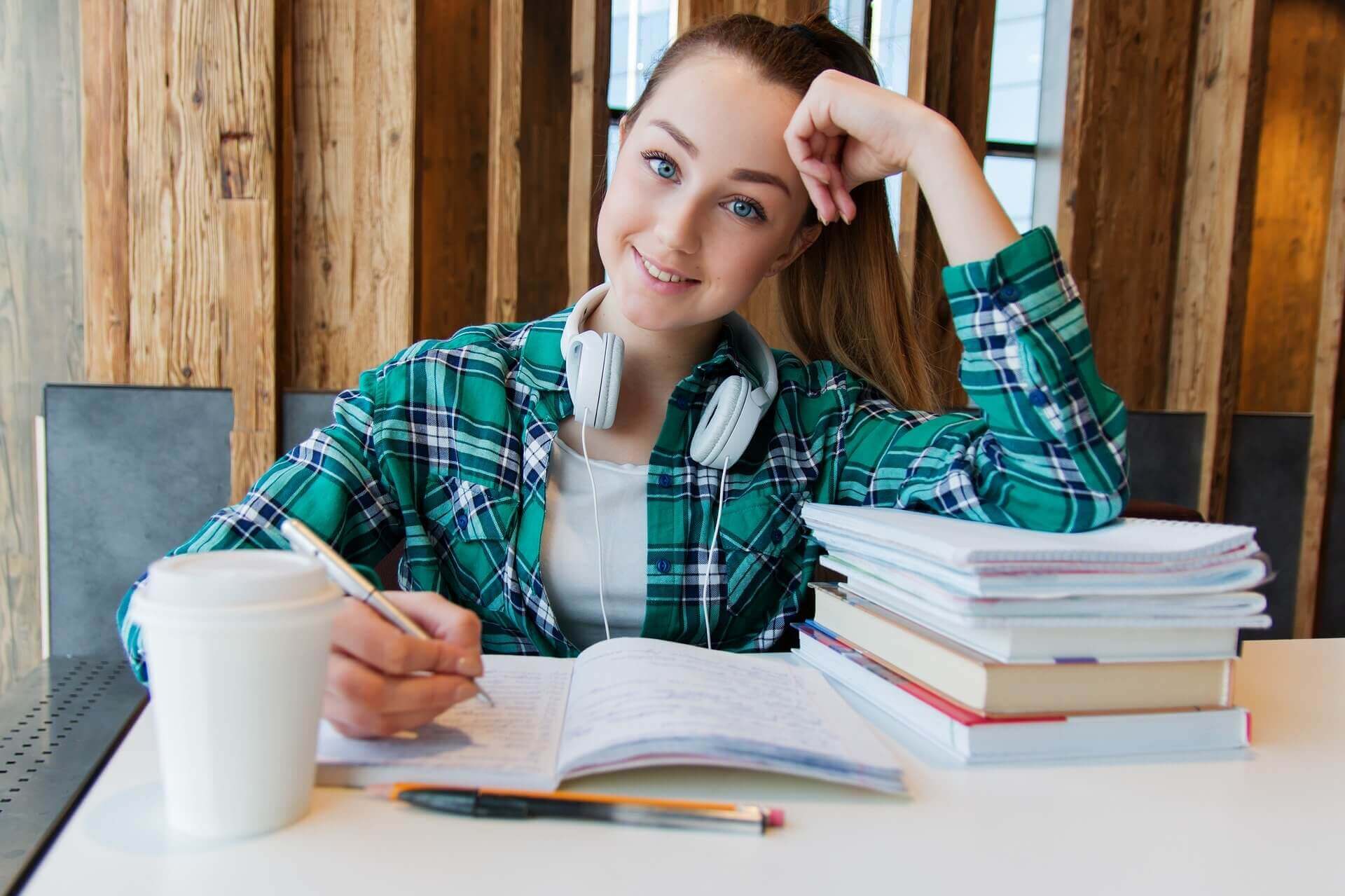 Estudia bachillerato